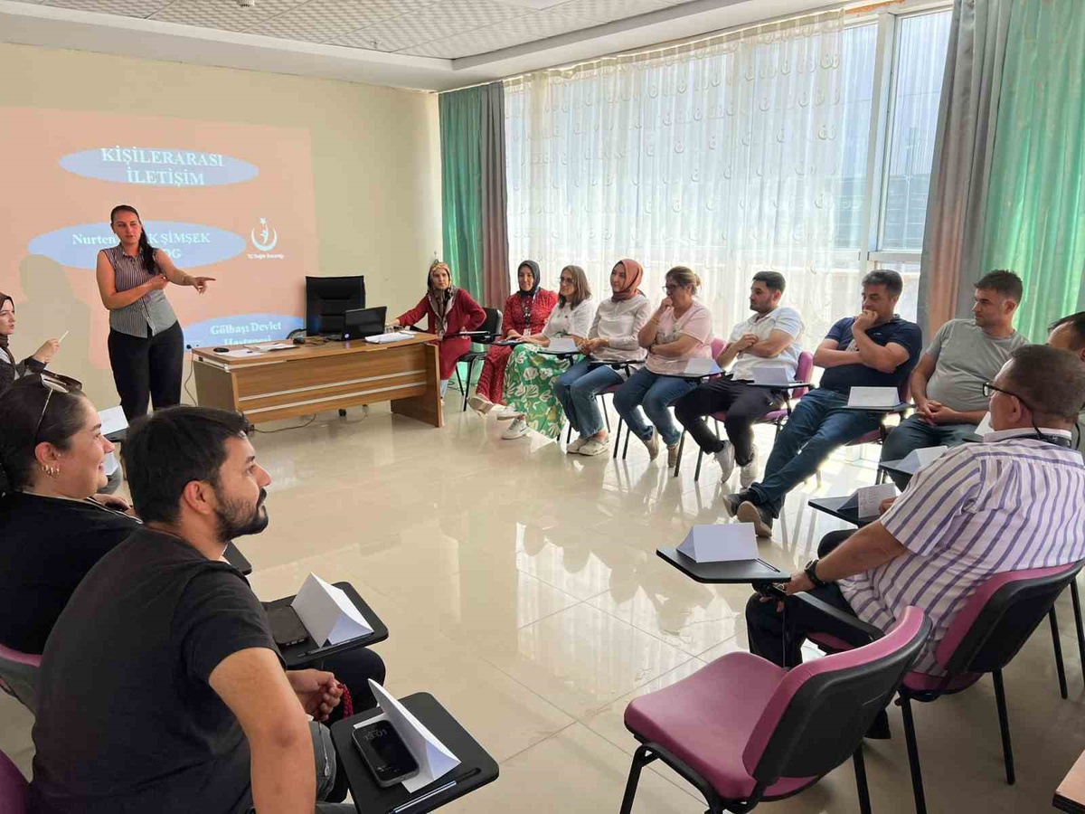 Kaymakam Algın Gençlik Merkezini Ziyaret Etti