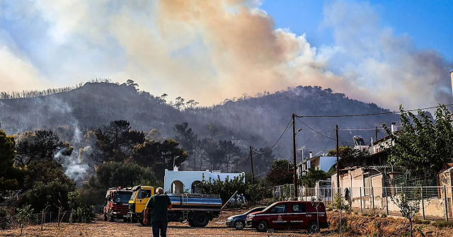 Salamina Adası'nda Yangın: 2 Ölü, 4 Yaralı