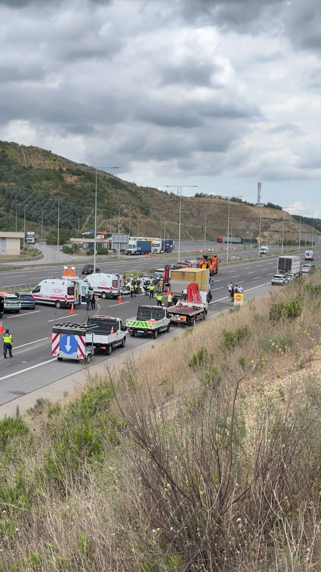 Kuzey Marmara Otoyolu'nda kaza: 1'i çocuk 3 ölü, 5 yaralı