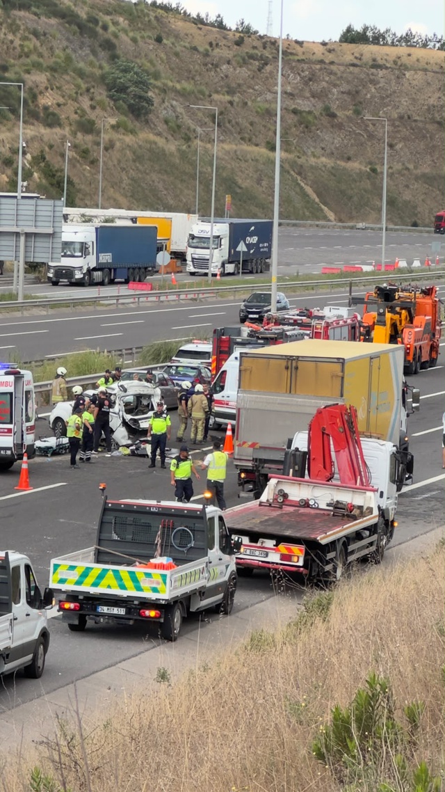 Kuzey Marmara Otoyolu'nda kaza: 1'i çocuk 3 ölü, 5 yaralı