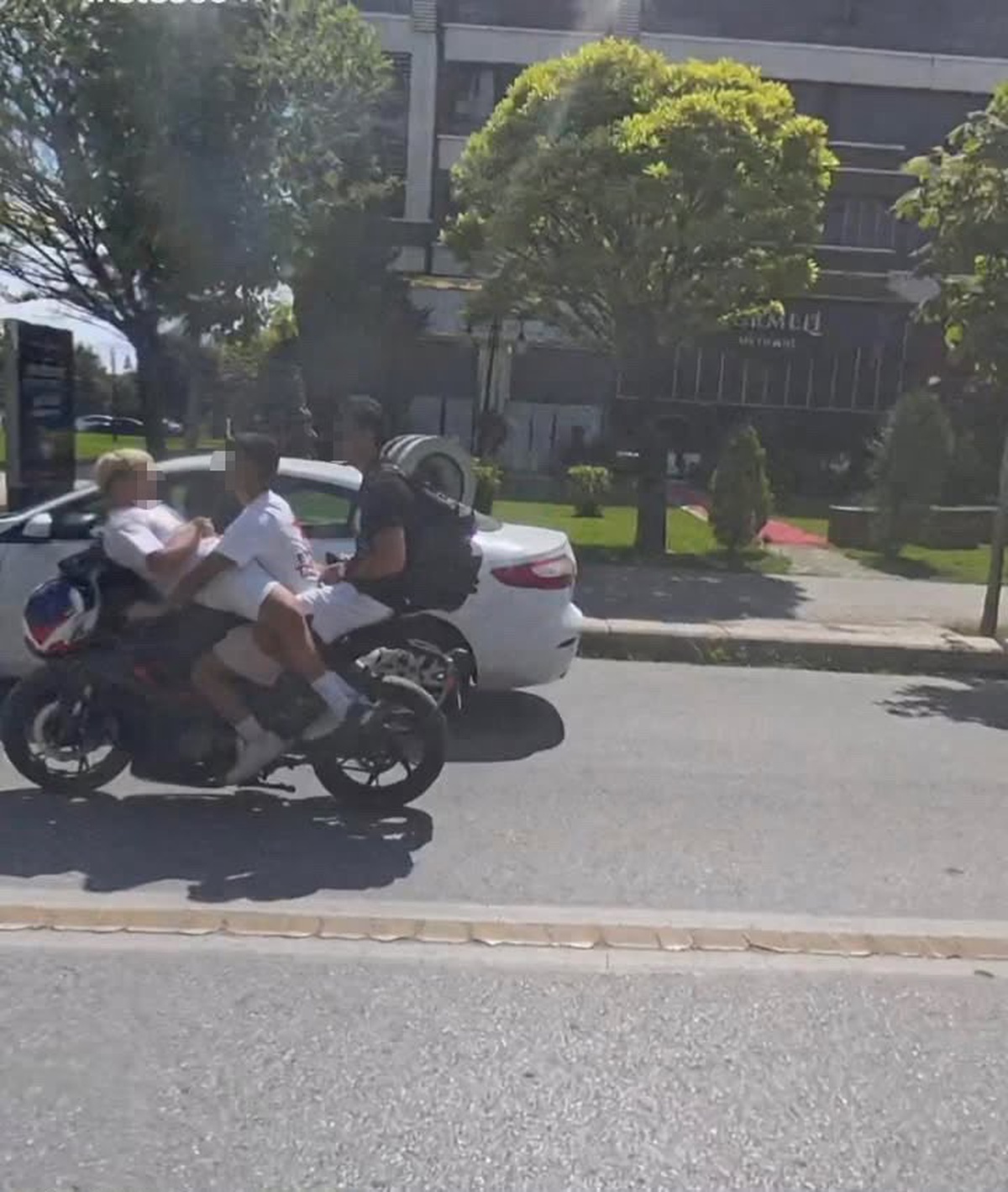 Tehlikeli Motosiklet Yolculuğu