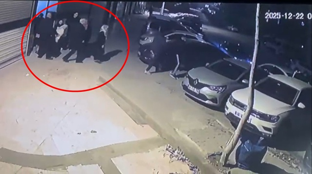 Acılı annenin 'adalet' çığlığı yürekleri dağladı: Oğlumun katilleri kadın kıyafetleriyle kaçırıldı