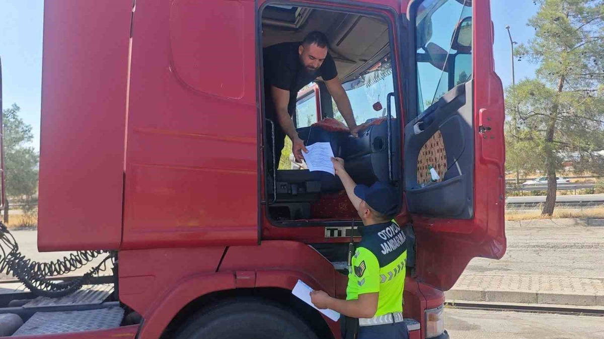 Gaziantep\'te Trafik Kazalarının Önlenmesi İçin Bilgilendirme