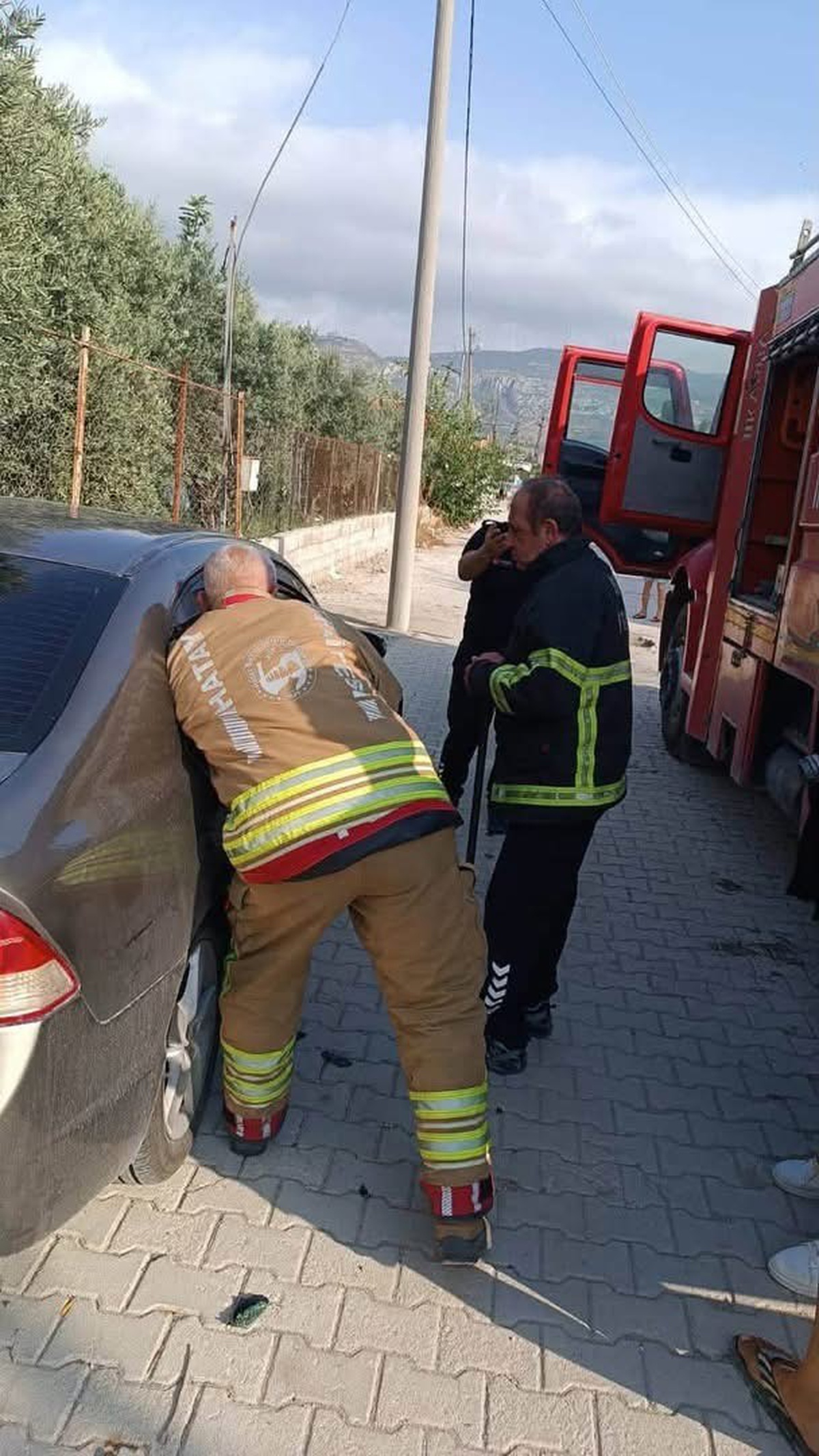 Samandağ\'da Kilitli Çocuk Kurtarıldı