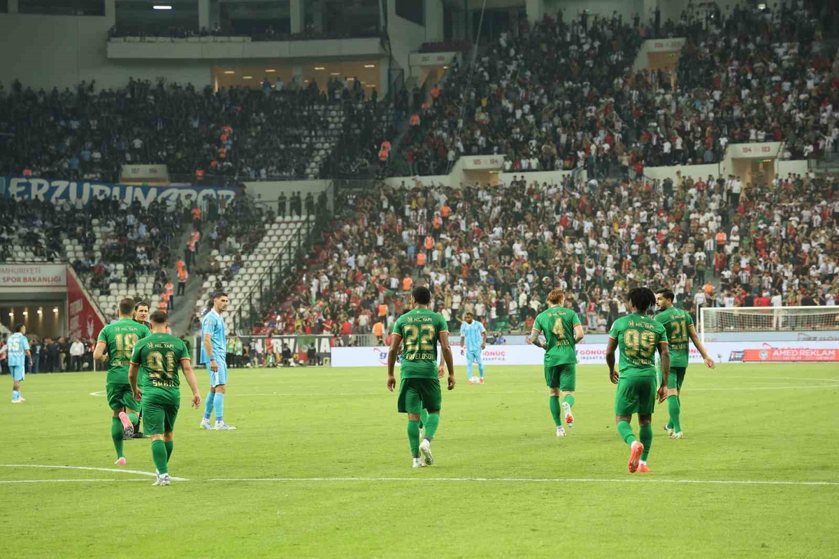 Amed Sportif 3-0 Erzurumspor'u Geçti