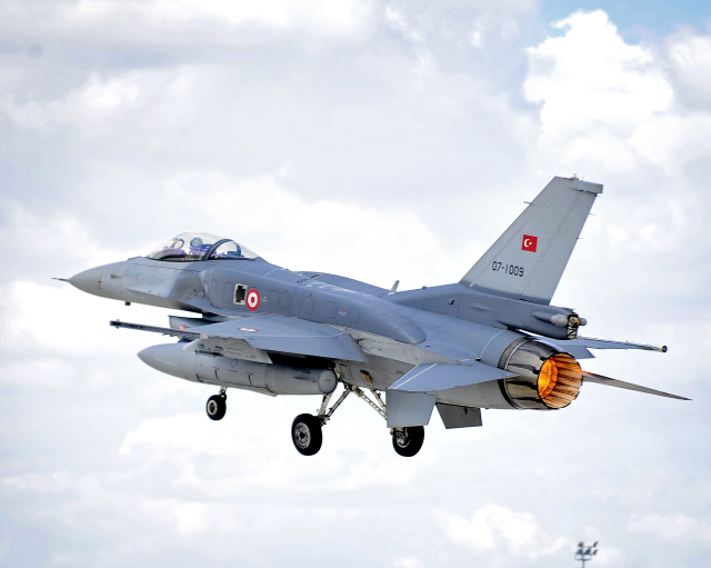 Türk savaş uçakları havalandı, NATO hava sahasında bir ilk yaşandı