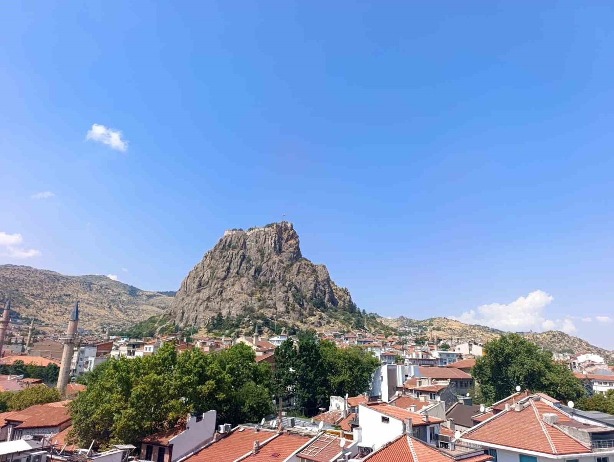 Afyonkarahisar\'da Sıcak Hava ve Yağış Beklentisi