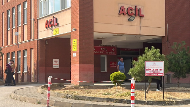 AK Parti Grup Başkanvekili Leyla Şahin Usta trafik kazası geçirdi, koruması ile birlikte yaralandı