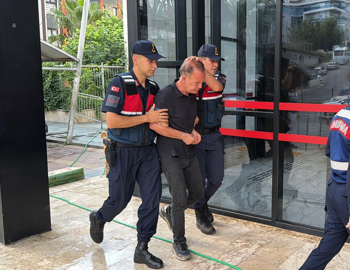 Alanya\'da Eş ve Kayınvalideyi Bıçakla Yaralayan Şüpheli Tutuklandı