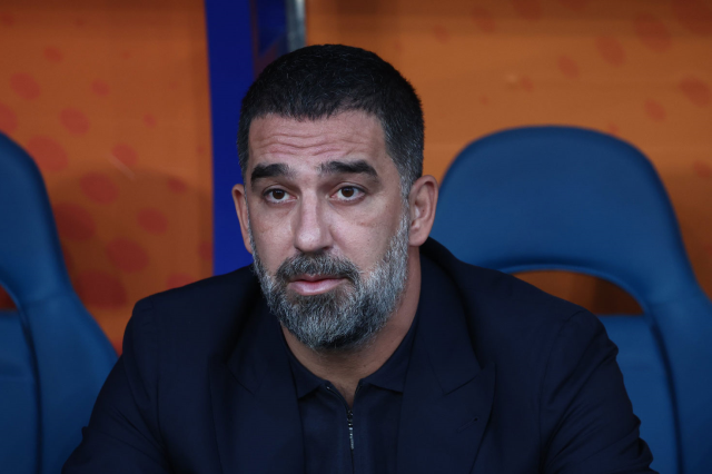 Arda Turan'ın zor gecesi: Apar topar sığınağa saklandı