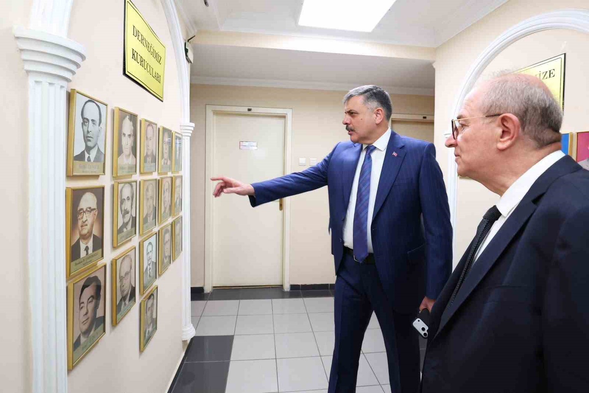 Bakan Çiftçi, Türk İdareciler Derneği\'ni ziyaret etti
