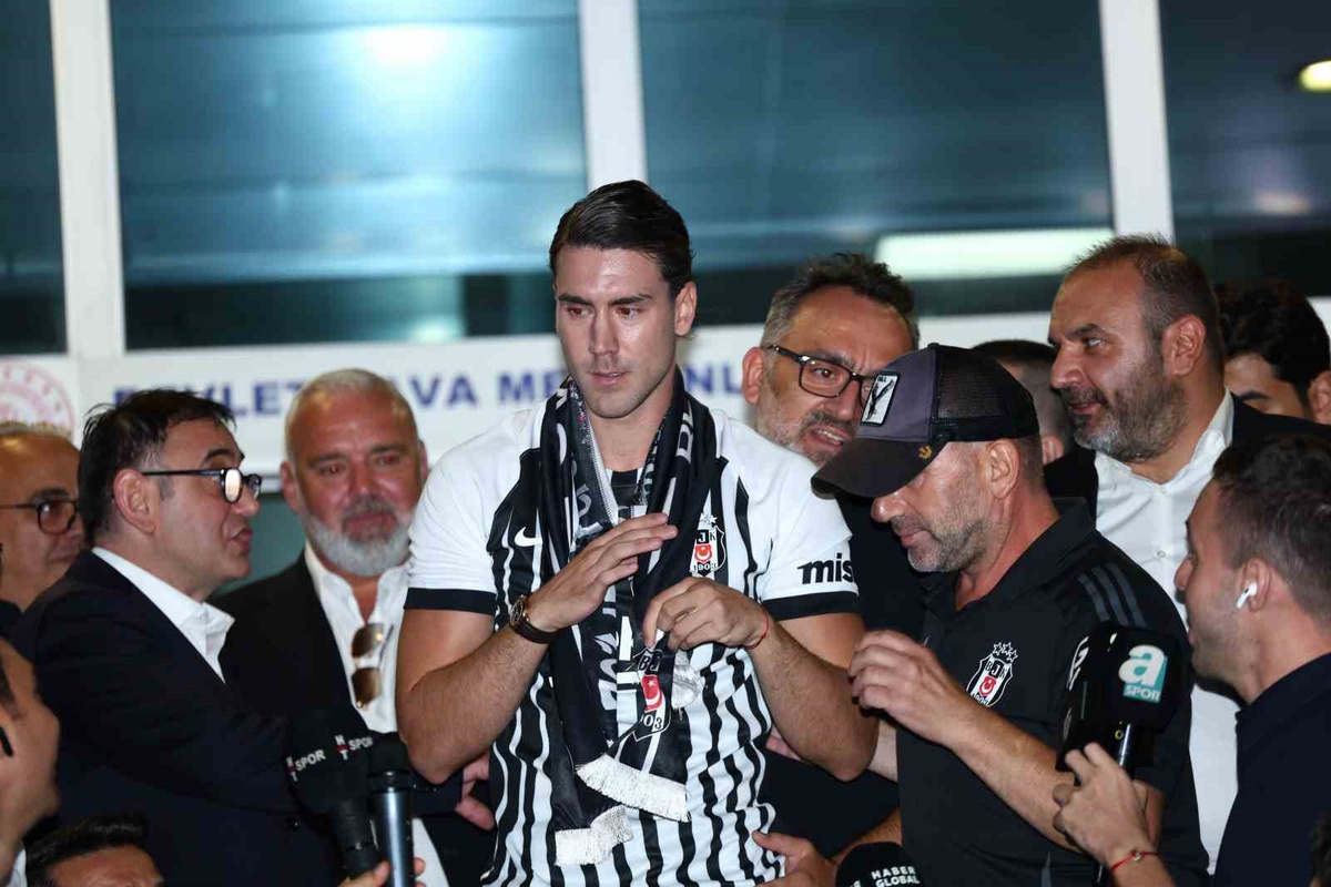 Beşiktaş, Vlahovic\'i UEFA Listesine Ekledi