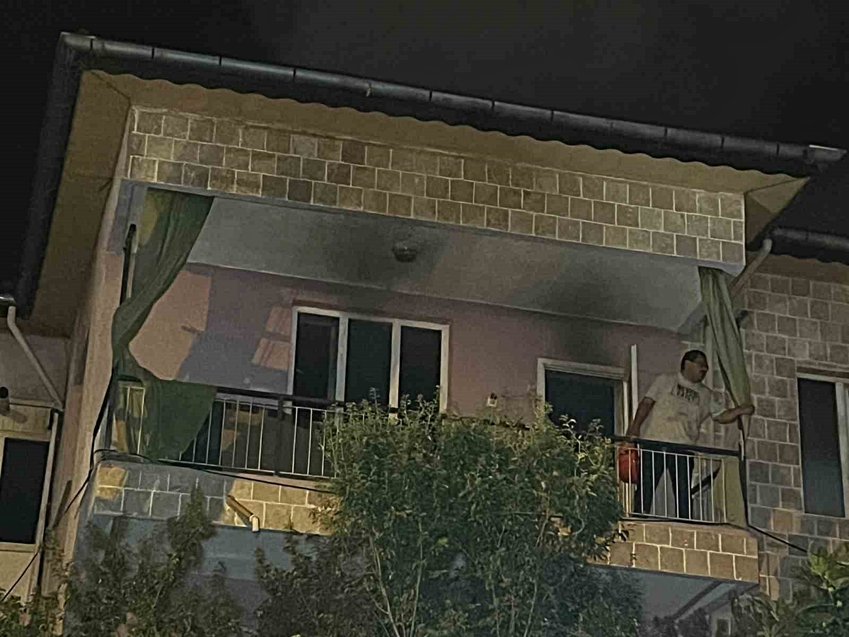 Burdur\'da Apartmanda Yangın