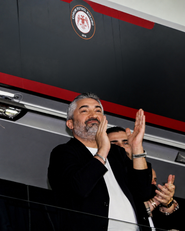Çorum FK'den forması çıkarılmaya çalışılan Fenerbahçeli çocuğa anlamlı destek