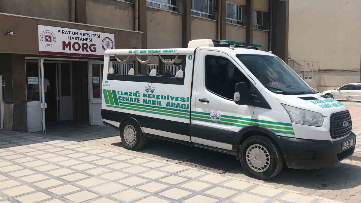 Elazığ\'da motosiklet kazası: 15 yaşındaki sürücü hayatını kaybetti