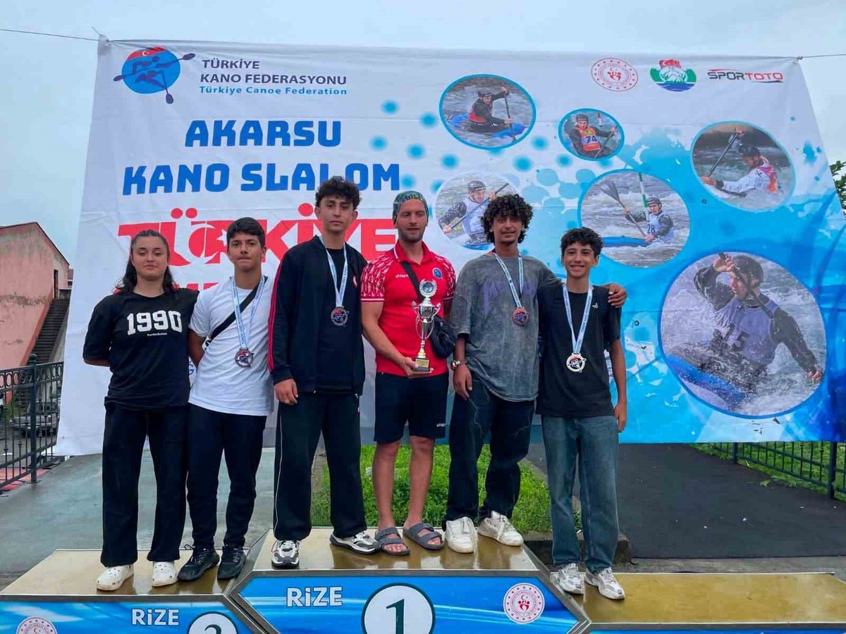 Erzincanlı Sporcular Akarsu Slalom'da Başarı Elde Etti