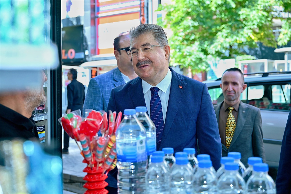 Vali Yılmaz Esnafı Ziyaret Etti