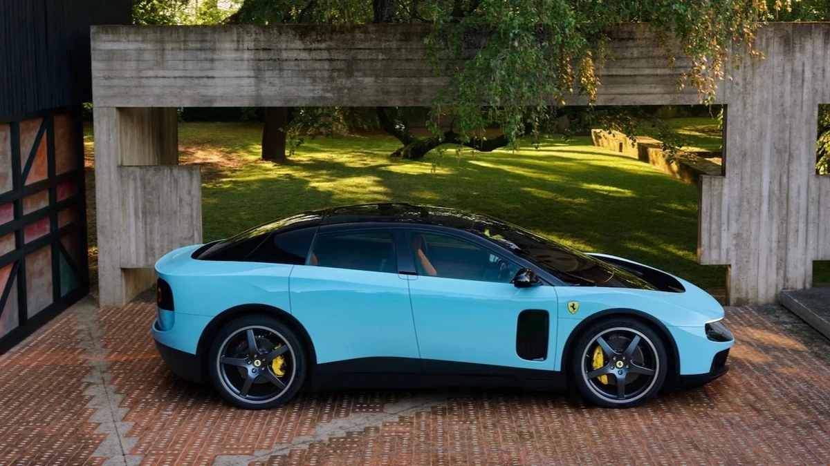 Ferrari\'nin Elektrikli Aracı 40 Milyon Dolarla Satıldı