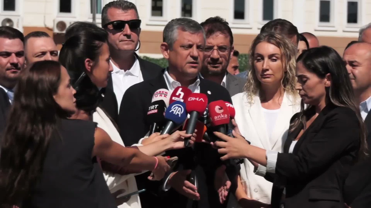 Özgür Özel\'den İmamoğlu savunma hakkı çıkışı