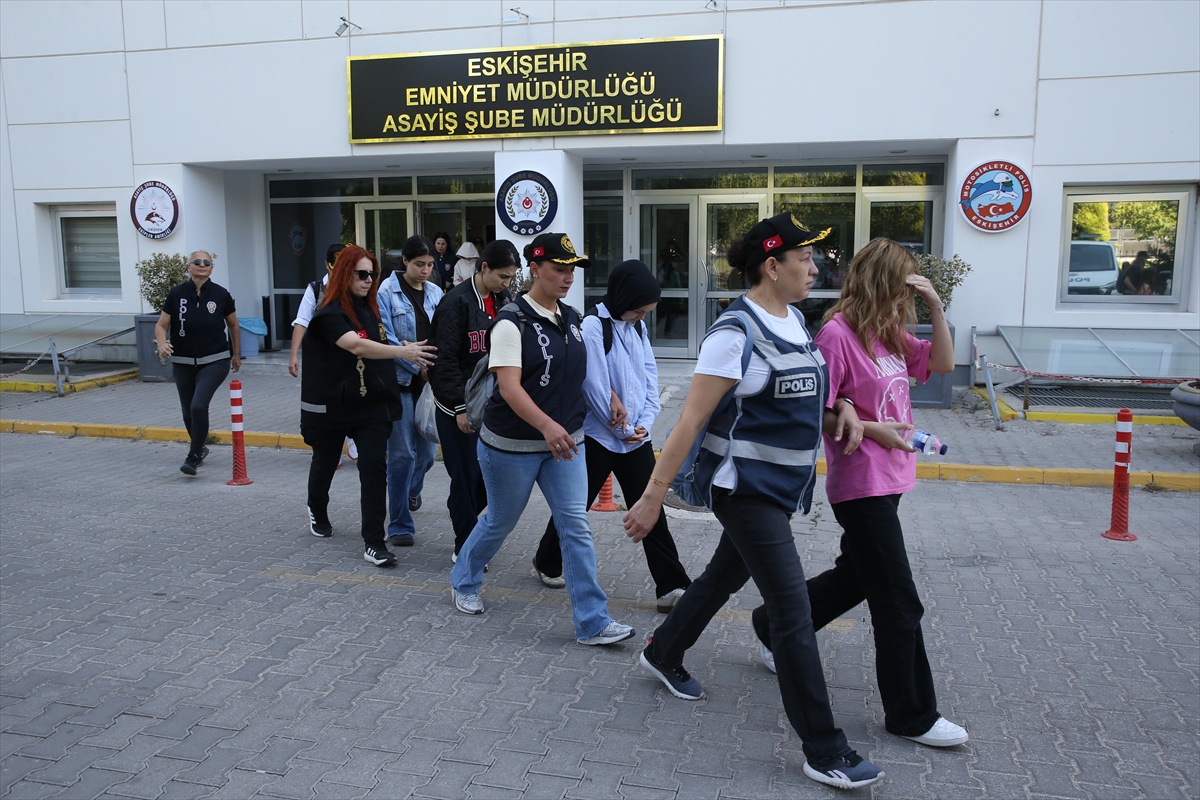 90 Zanlı Dolandırıcılık Operasyonunda Yakalandı