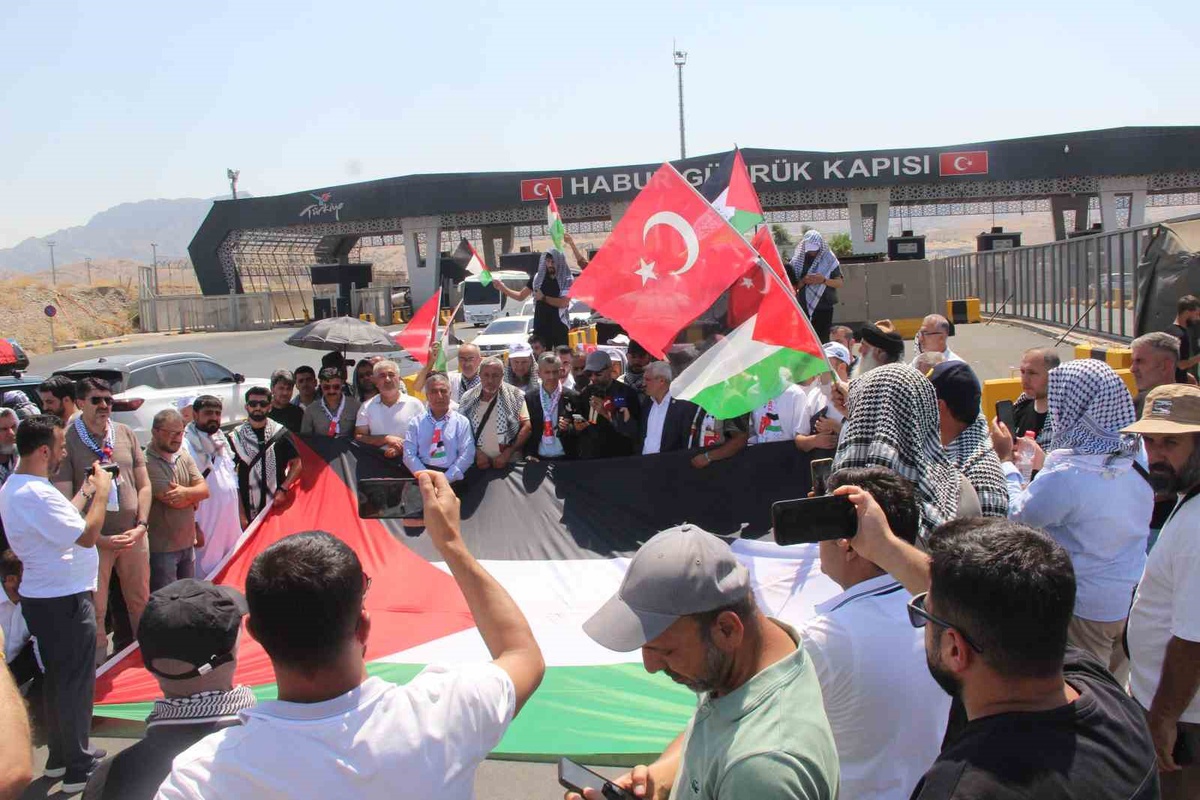 Filistin Konvoyu Irak\'a Geçiş İzni Alamadı