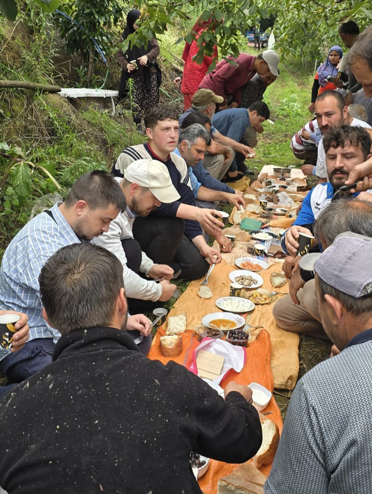 Mahalle Sakinlerinden İmece Dayanışması