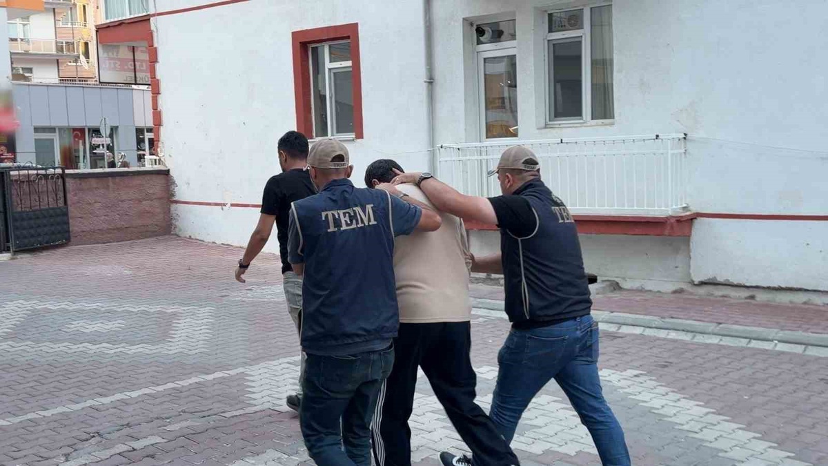 Kırmızı Bültenle Aranan Iraklı Terörist Kırşehir\'de Yakalandı