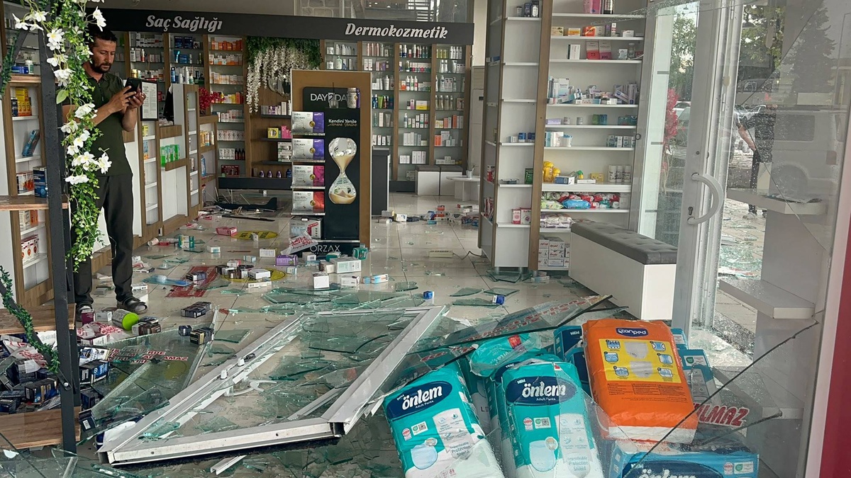 Malatya\'da Fırtına ve Sağanak Yağış Heyecan Yarattı