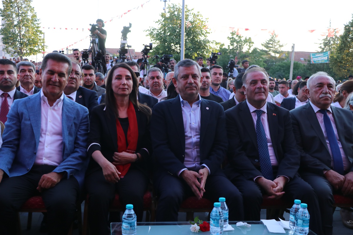 Özgür Özel\'den Alevilere Birlik Mesajı
