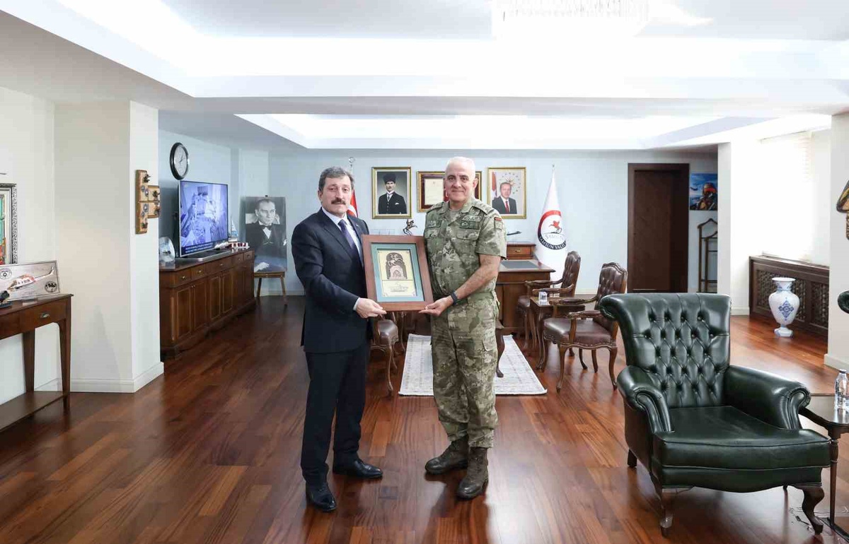 Gazi Tümgeneral Davut Ala\'ya Veda Ziyareti