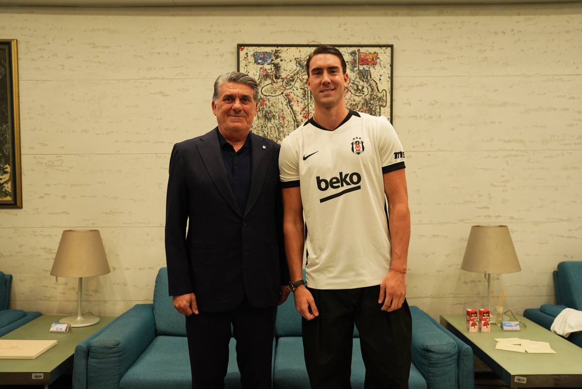 Beşiktaş Vlahovic için izin bekliyor