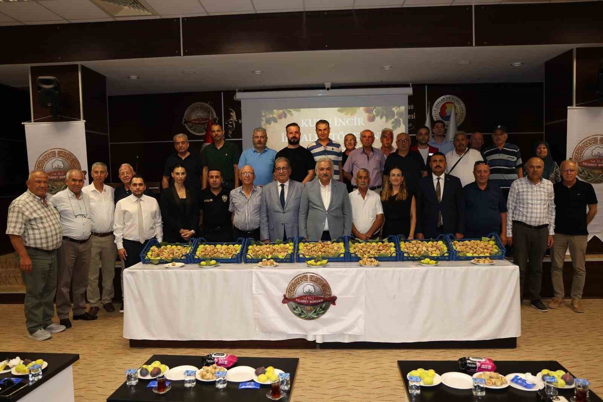 Söke’de sezonun ilk kuru inciri 600 TL’den alındı
