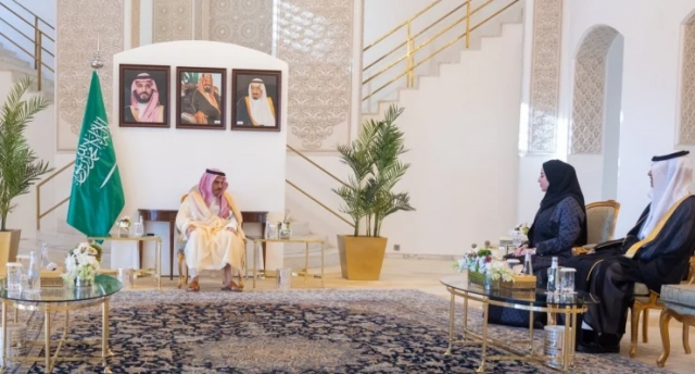 Suudi Arabistan'da diplomasi tarihinde bir ilk: Kadın başkonsolos göreve başladı