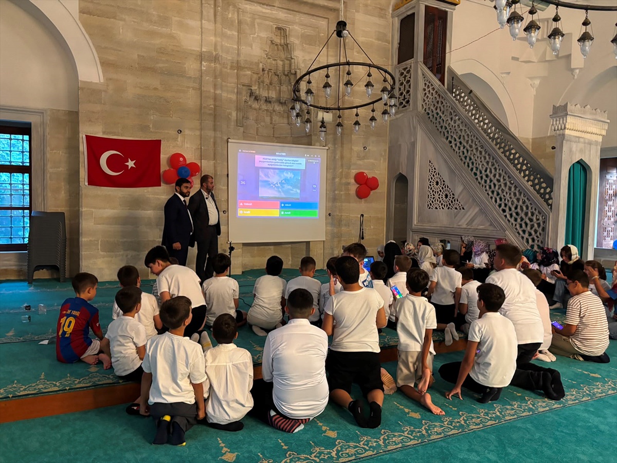 Rüstem Paşa Camii Yaz Kur\'an Kursu Kapanış Programı