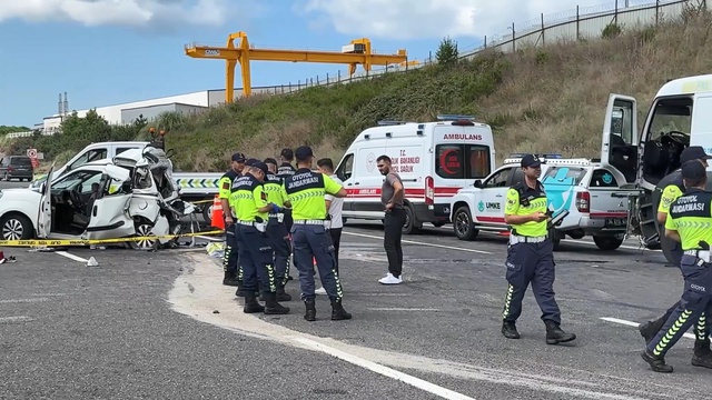 Yürekler yandı! Kuzey Marmara Otoyolu'ndaki feci kazada ölen 3 kişi kardeşmiş