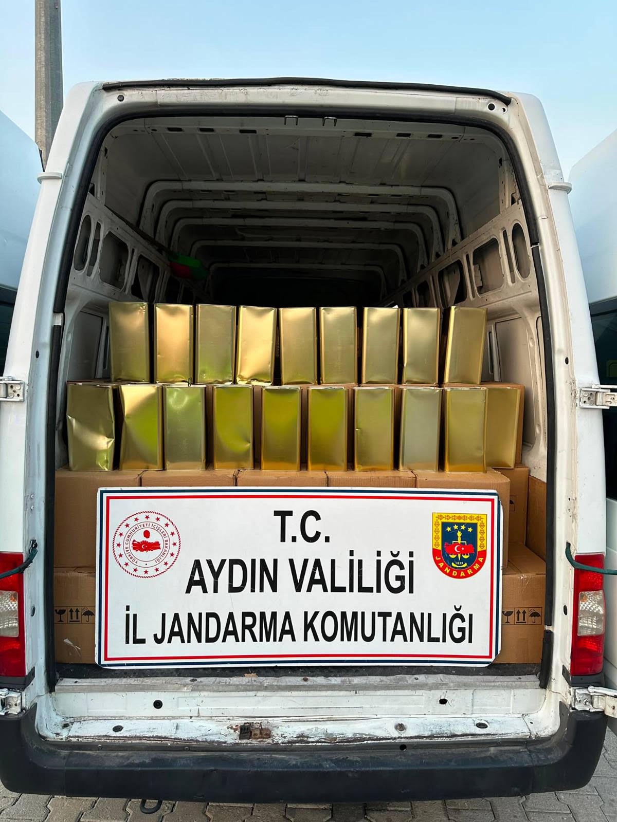 Kuyucak\'ta 4.780 Litre Sahte Zeytinyağı Ele Geçirildi