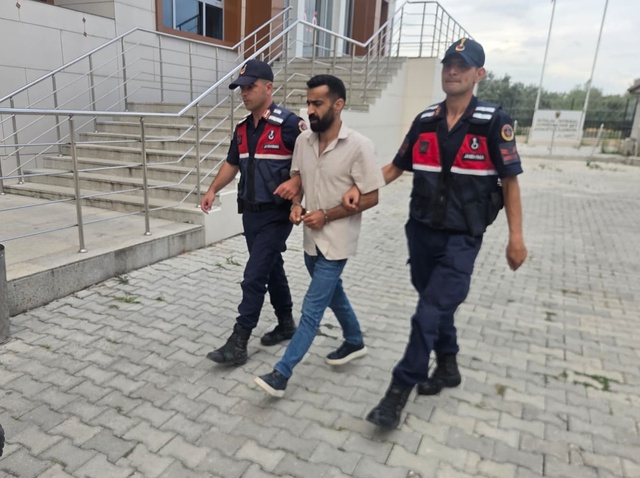Büyük rezalet! Canlı yayın açıp genç kızları aleni bir şekilde fuhşa davet etti