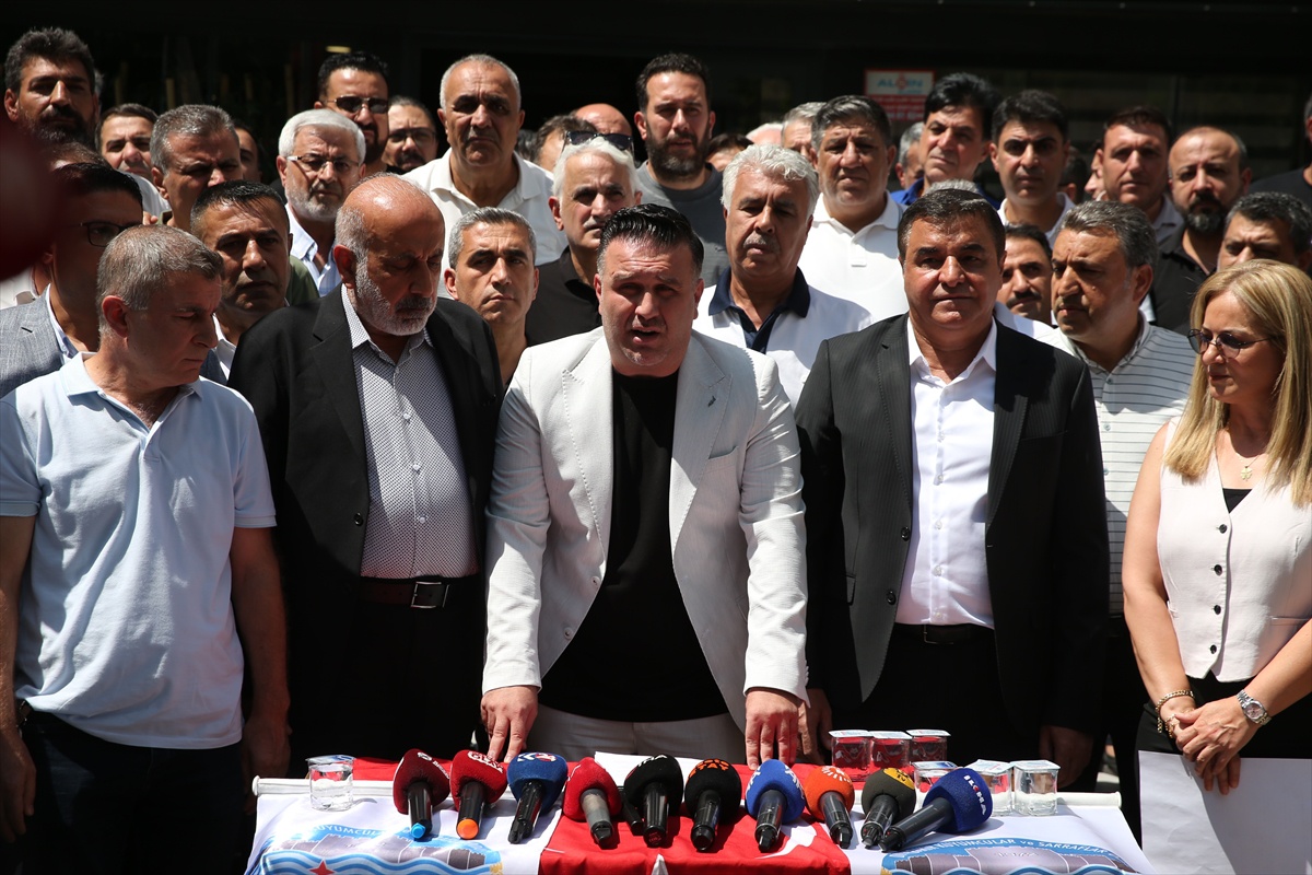 Diyarbakır\'da Kuyumcular Saldırılara Tepki Gösterdi
