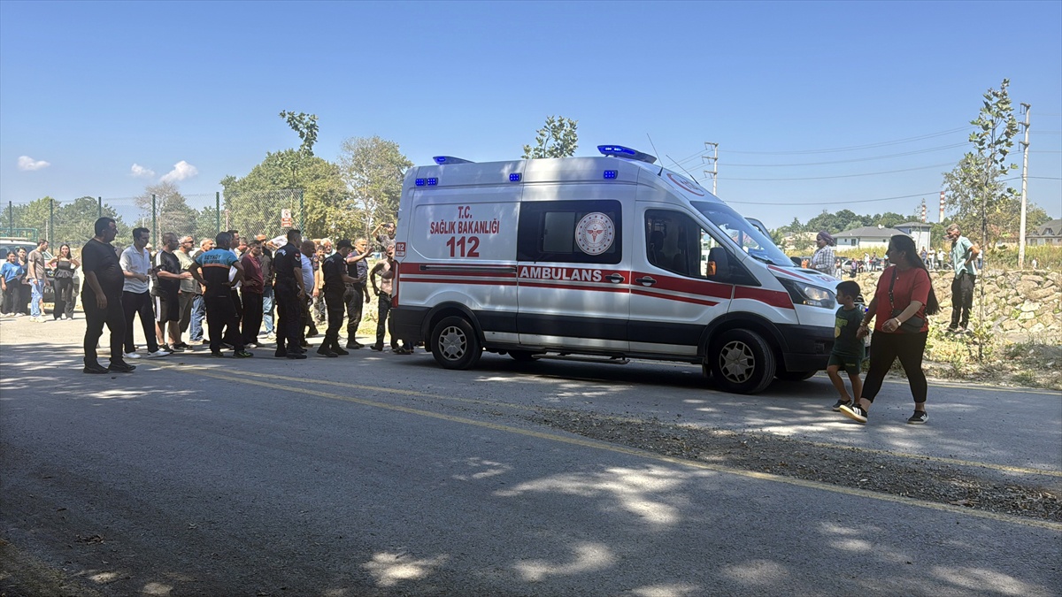 Düzce\'de Boğulma Tehlikesi Geçiren Çocuk Hastaneye Kaldırıldı
