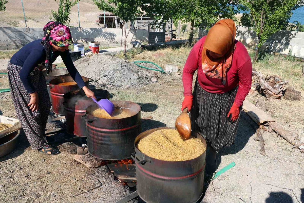 Erzincan\'da Kış İçin Bulgur Hazırlığı