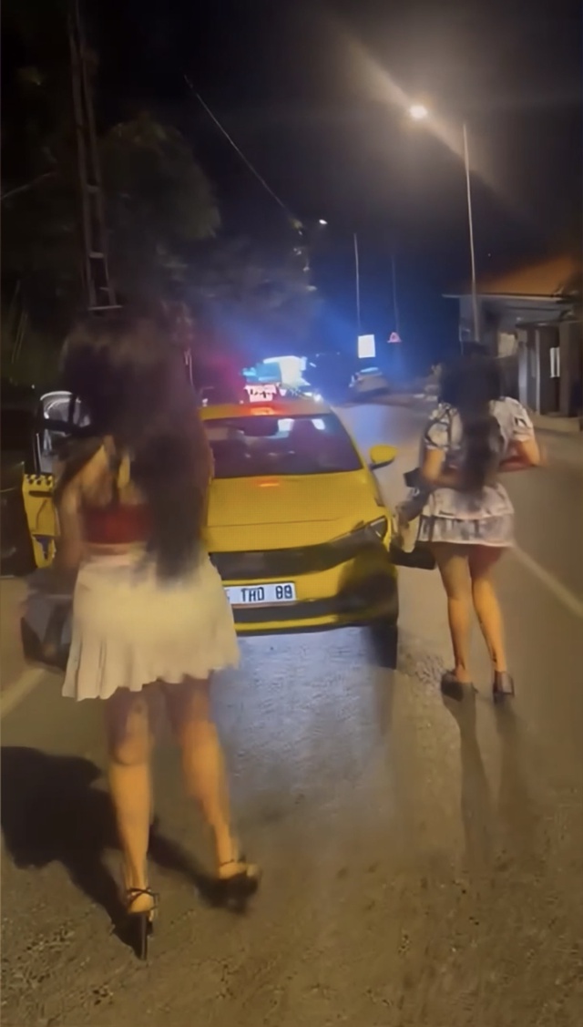 Megakentte olaylı gece: Biri çenemden tuttu, diğeri öpmeye çalıştı
