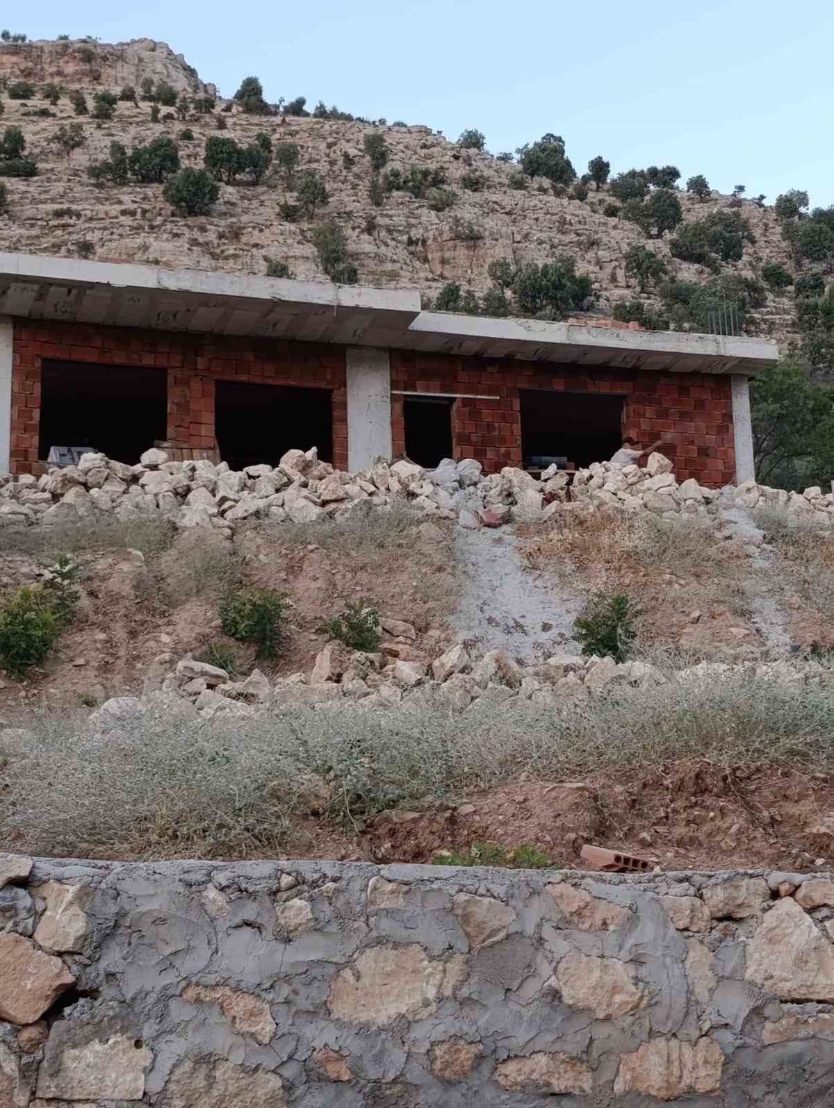 İnşaat Ustası Yükseklikten Düştü