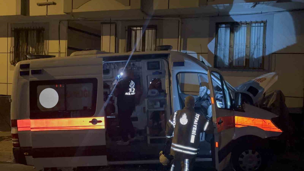 Bayrampaşa\'da Ambulans Kazası