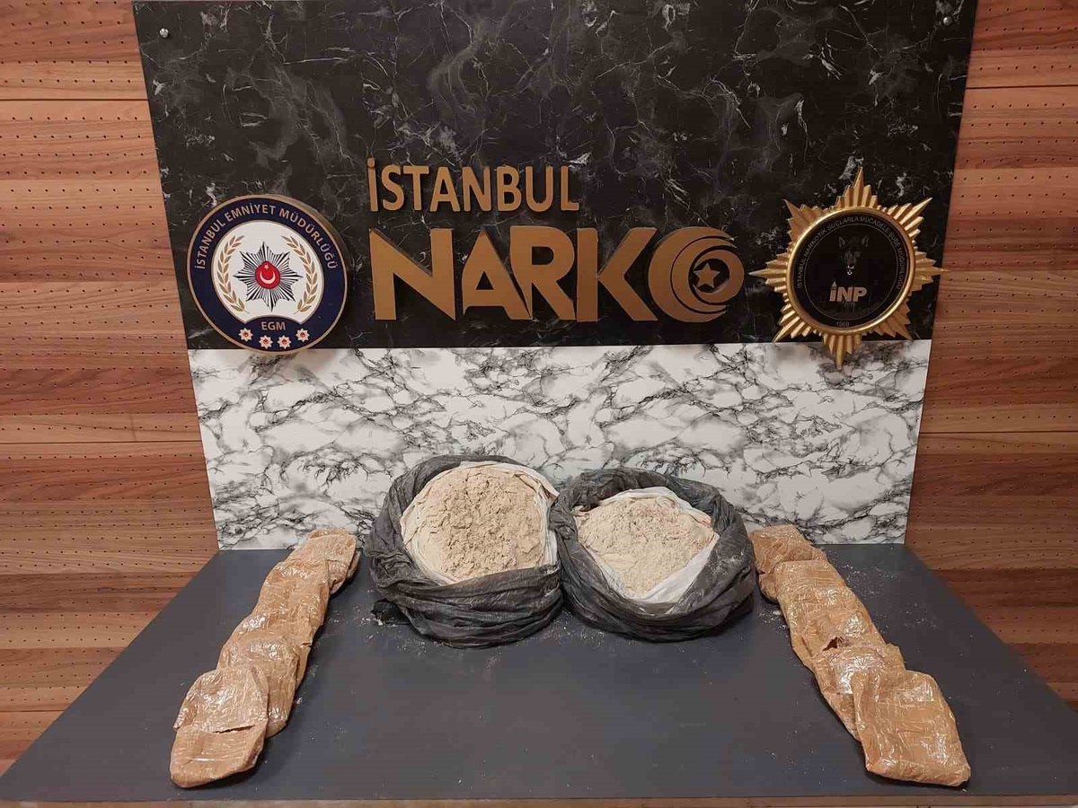 Fatih\'te Uyuşturucu Operasyonu: 14 Kilo Eroin Ele Geçirildi