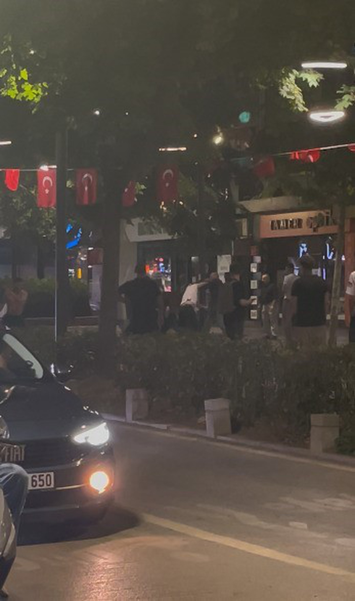 İzmit\'te Gece Kavgaları Kamerada