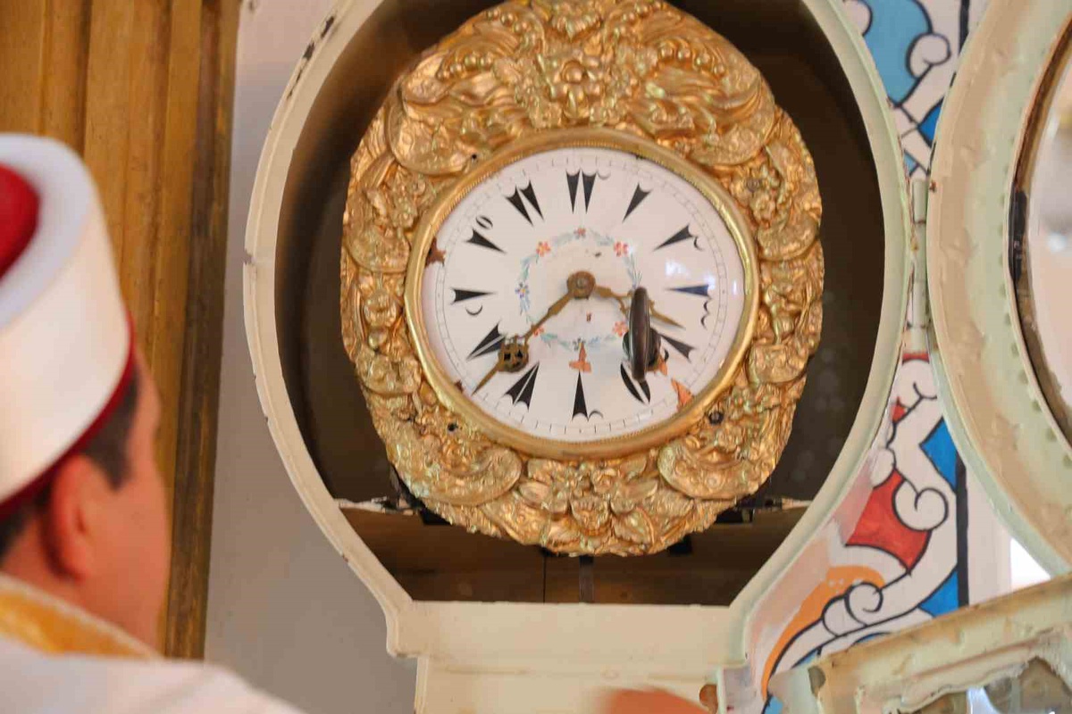 Tarihi Saat Beyazıtlı Camii\'nde