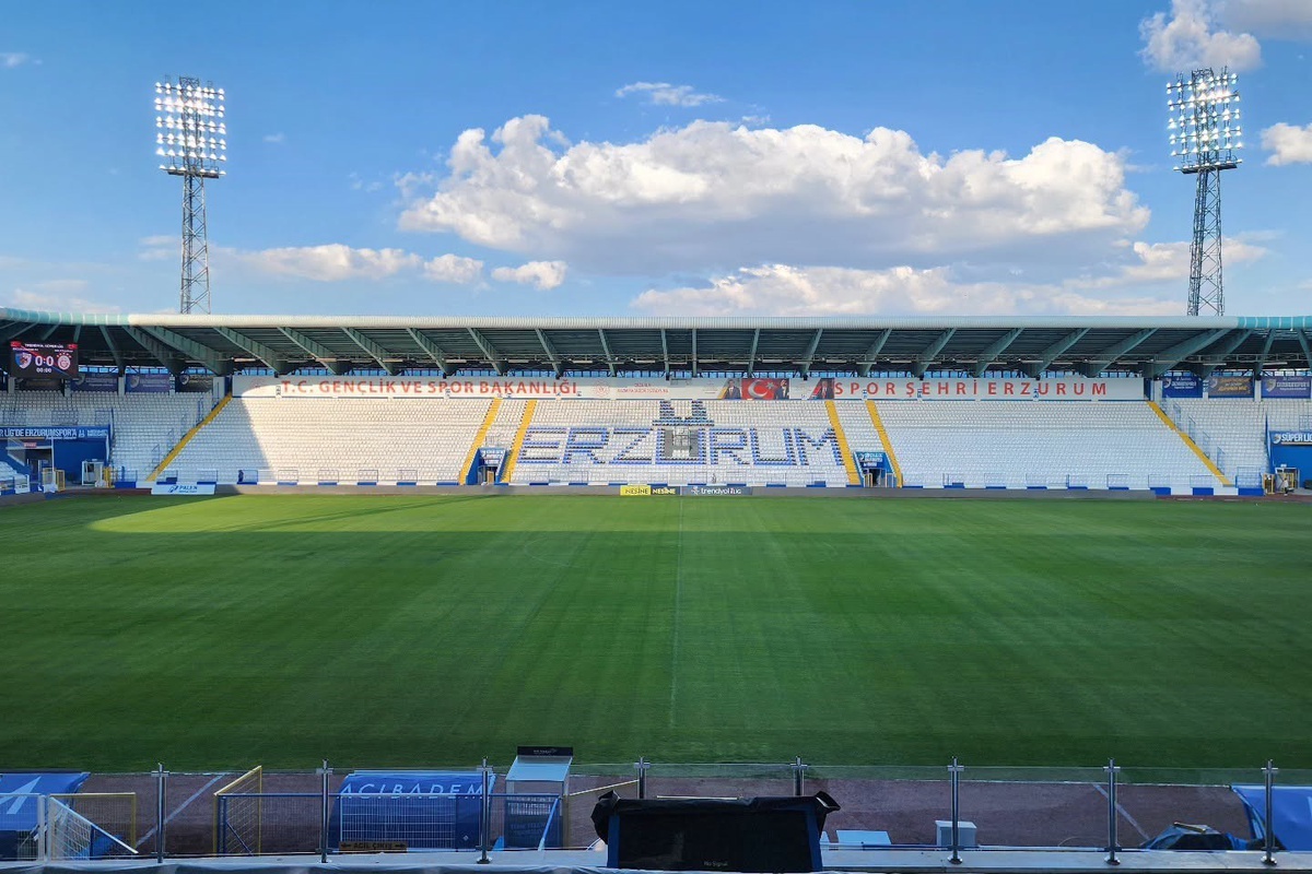 Vali Baruş Sporcularla Buluştu