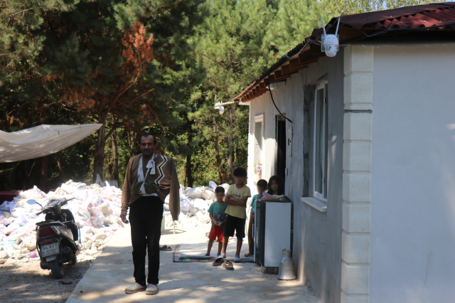 Mahallelinin başına bela oldu: 6 aydır evleri taşlanıyor