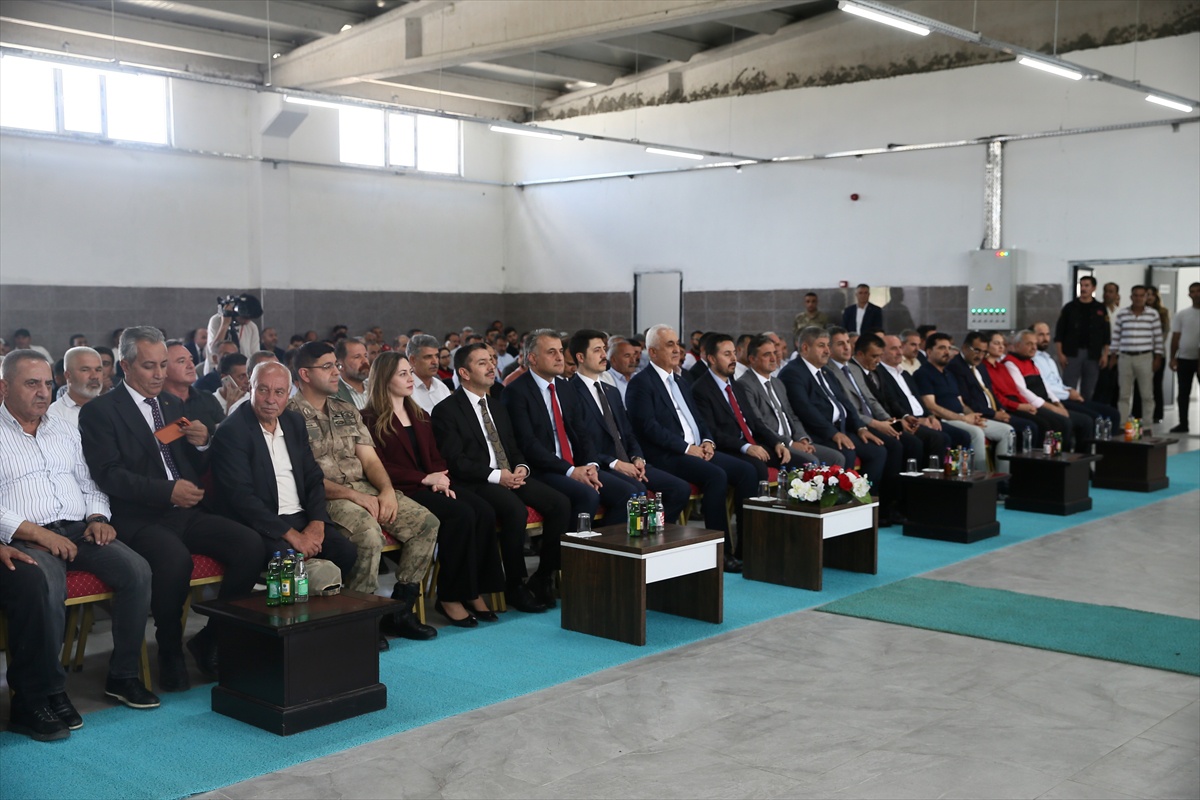 Muş\'ta Süt Toplama Merkezi Açıldı