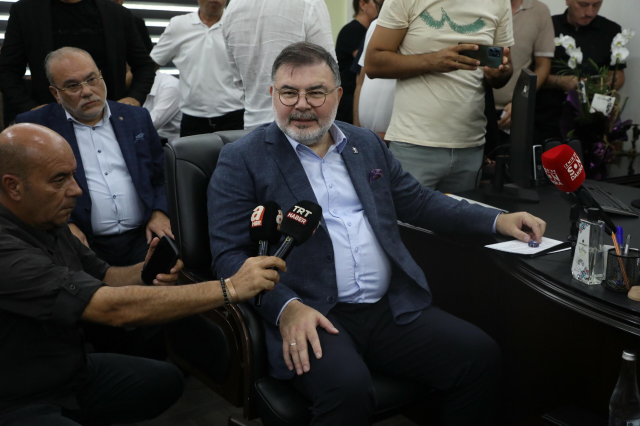 Menderes'te yeni dönem: Başkan vekili Asuman Şen görevi devraldı